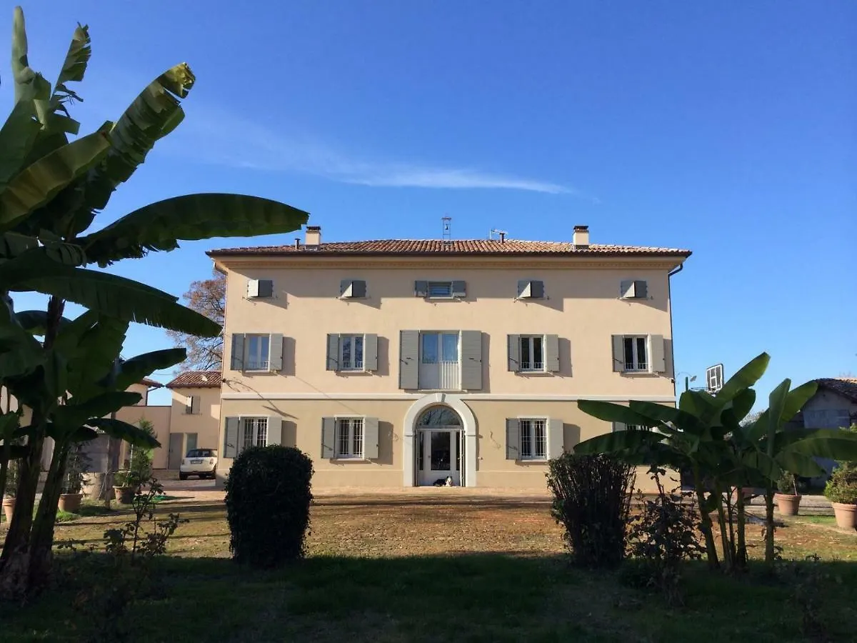 Villa Pacchioni Cavezzo 0*,